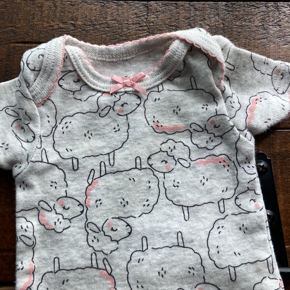 ❤️ Child of Mine by Carter’s Bundle of Newborn Onesies #145 - Picture 7 of 9